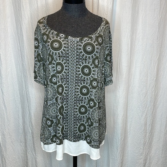 rose + Olive Tops - Rose + Olive Geometric Medallion Plus Size Top w/ Blouson Accent 2X